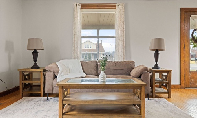 Lairdsville Maison | Charming 2-bedroom house in peaceful Hughesville with WiFi, AC