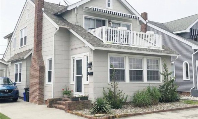 Margate City Maison | Charming 2-bedroom bungalow in beautiful Margate just blocks from the beach!