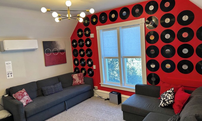 Northeast Minneapolis Arts District Appartement | Charming 2-bedroom apartment in fabulous Minneapolis with AC, WiFi