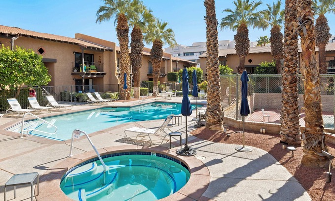 Uptown Design District Copropriété | Charming 2-bedroom condo in serene Uptown North Palm Springs!