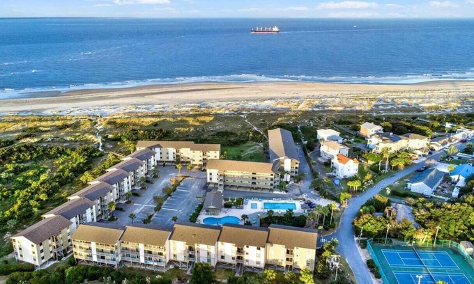 Tybee Island Copropriété | Charming 2-bedroom condo in lovely Tybee Island with Beach Access and Pool
