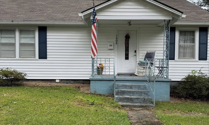 Water Valley Maison | Charming 2-bedroom house with WiFi, HVAC in awesome Water Valley