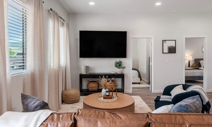 St. Charles Appartement | Charming 2BR/1BA near Bear Lake