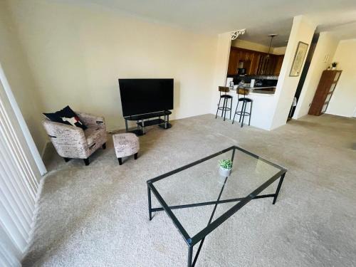Elkins Park Appartement | Charming 2br 2b In Elkins Park, Parking, Pool