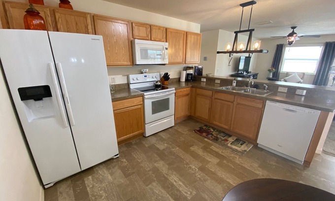 Dunedin Maison | Charming 2BR/2BA Rental in The Villages: Relax in Style in Dunedin