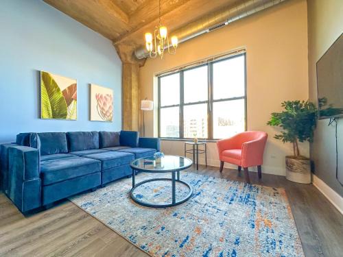 Near South Side Appartement | Charming 2BR Apartment with Skyline view, Optional Parking & Gym Access Near McCormick Place, Lakefront and Soldier Field