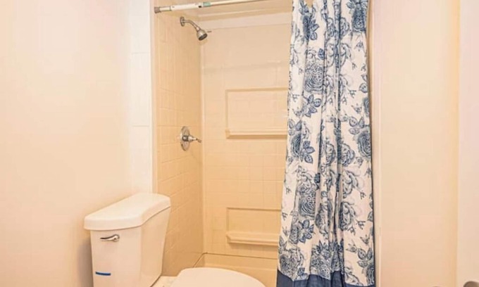 Brookland Maison | Charming 2BR Hideaway & comfortable Stay in NE DC!
