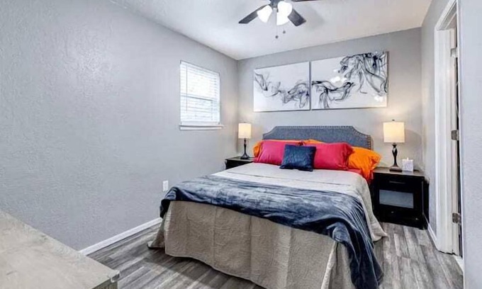 Lawton Appartement | Charming 2BR in Central Lawton - Near Fort Sill!