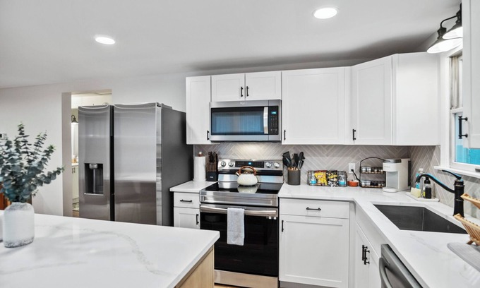 Carlisle Maison | Charming 2BR Near Fairgrounds and War College!