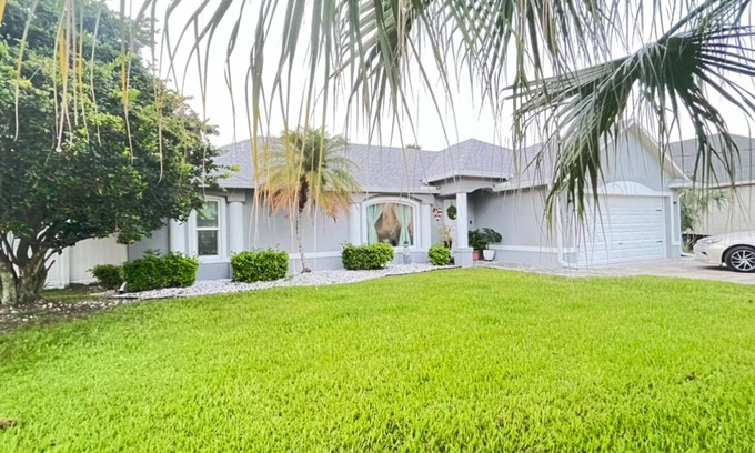 Indian Trails Maison | Charming 3-bedroom house with AC and WiFi in marvelous Palm Coast