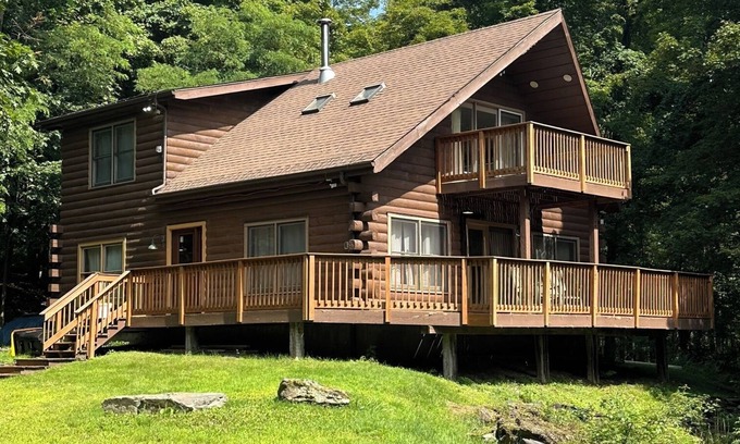 Union Dale Cabine | Charming 3-bdrms & loft cabin, with WiFi, mins to Elk Mountain by Lake Idlewild