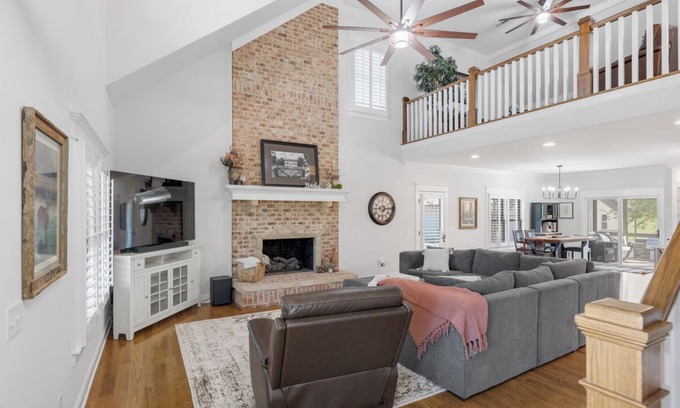 Bethpage Maison | Charming 3 bed, 2.5 bath farmhouse with hot tub, firepit, and seasonal pool!