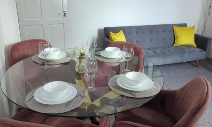 Wolverhampton Maison | Charming 3-Bedroom House in Wolverhampton! Prime Location!