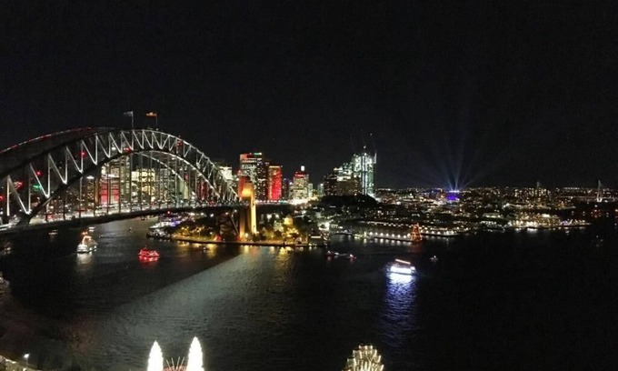 North Sydney Appartement | Charming 3-Bedroom Apartment with Harbour View, 900m Stroll to Harbour Bridge