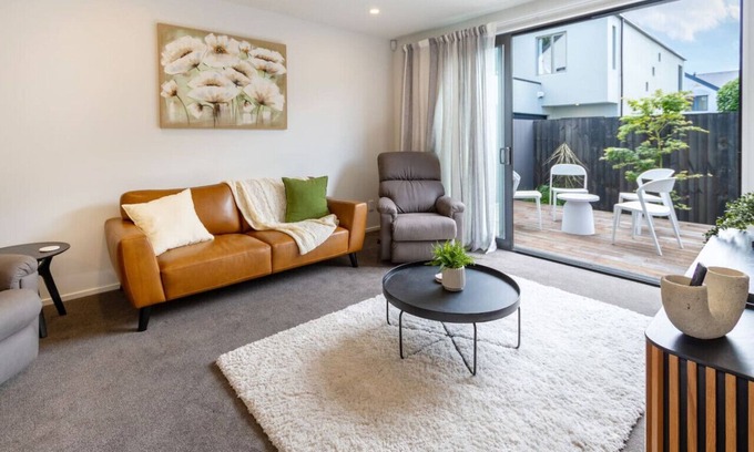 Edgeware Maison | Charming 3 Bedroom Escape with Carpark