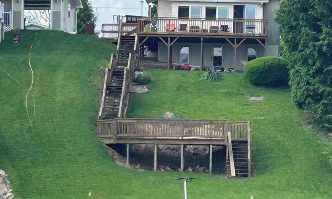 Columbia City Maison | Charming 3-bedroom lake house on Tri lakes 6 miles north of Columbia City.