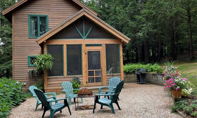 Swanzey Cabine | Charmante cabane au bord du lac sur le lac Swanzey vierge