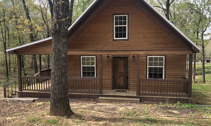 Sardis Cabine | Charming 3 Bedroom 2 Bath Cabin near Sardis Lake
