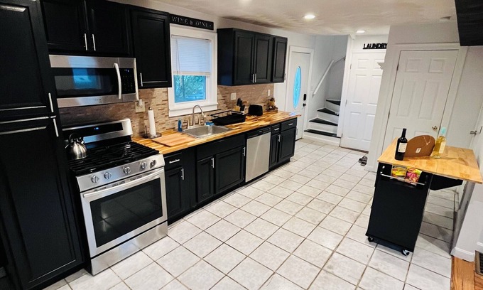 Silver Lake Maison | Charming 3-bedroom, 2-story home in fabulous Providence. Yin/Yang Harmony Home