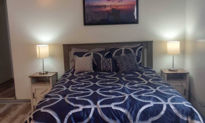 Downtown Syracuse Appartement | Charming 3-bedroom apartment with WiFi and AC in Syracuse