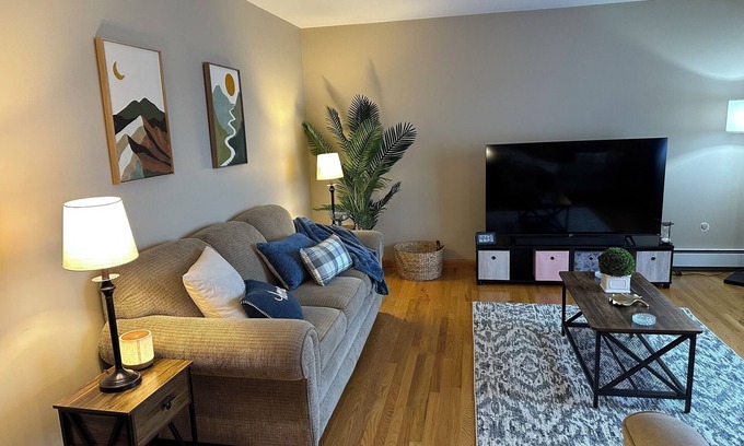 McKownville Appartement | Charming 3-bedroom house with WiFi and AC in serene Albany