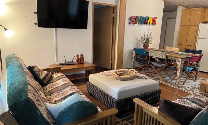 Valois Cottage | Charming 3-bedroom cottage with AC, WiFi in fabulous Hector.