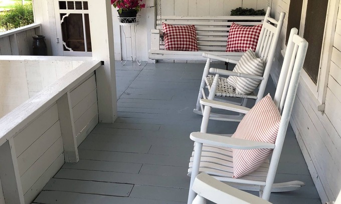 Preston Autre | Charming 3-bedroom farmhouse on the outskirts of Kemper and Noxubee County.