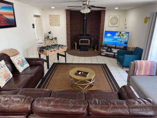 Acampo Maison | Charming 3 Bedroom Farmhouse Retreat with Open Deck