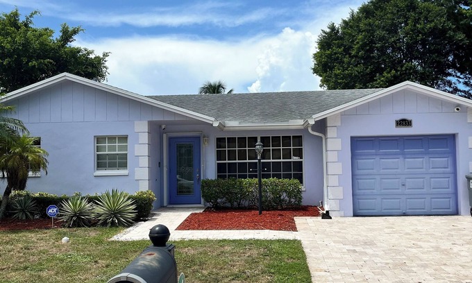 Sandalfoot Cove Maison | Charming 3-bedroom house with Pool, Washer and Dryer and Garage in Boca Raton