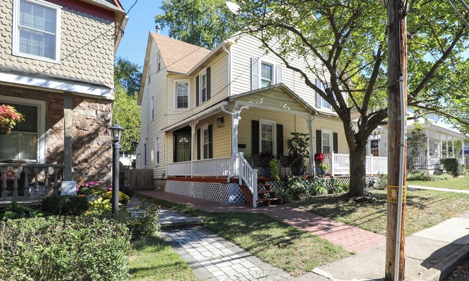 Doylestown Maison | Charming 3 bedroom home located in the center of Doylestown Borough
