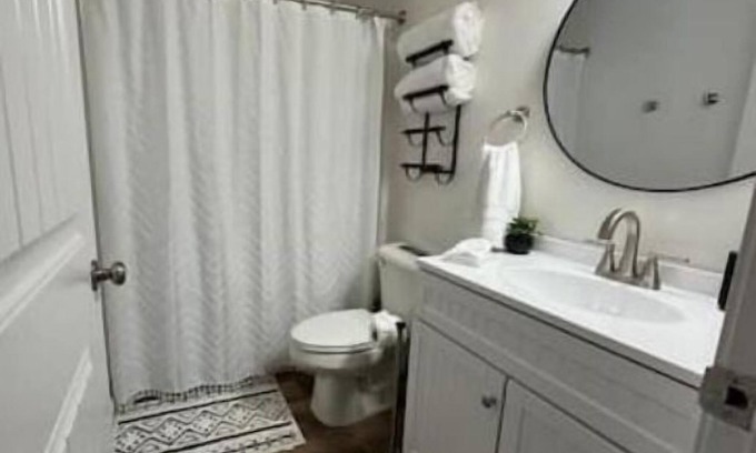 Farmington Maison | Charming 3-bedroom house in superb Farmington with WiFi, AC