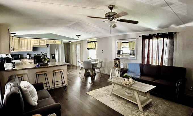 Omega Maison | Charming 3-bedroom home with a cozy feeling and all the amenities in kingfisher