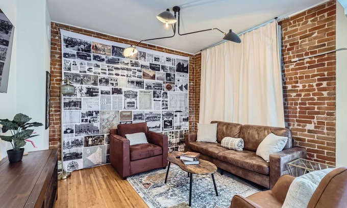 Curtis Park Maison | Charming 3-bedroom historic duplex in Downtown Denver - Walking to shops & food
