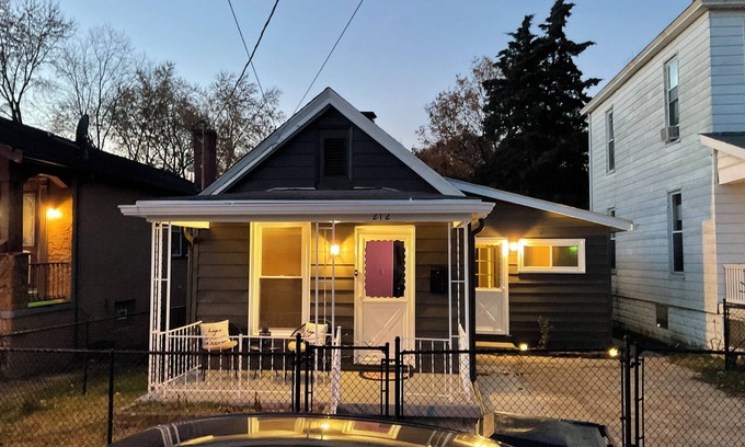 Latonia Maison | Charming 3-bedroom house with AC and WiFi in welcoming Covington.