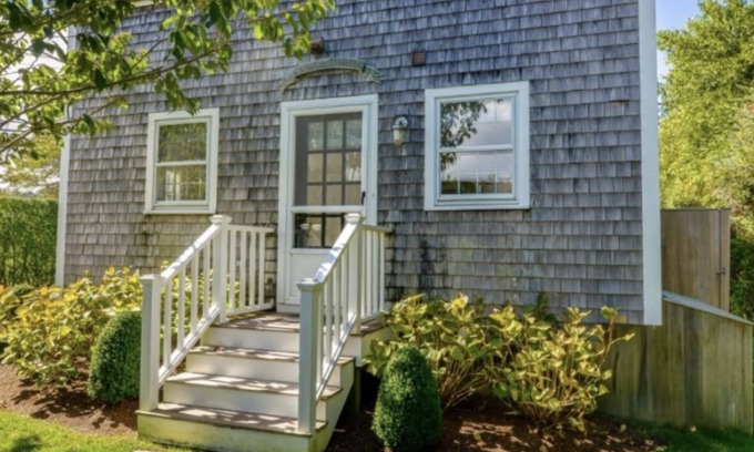 Brant Point Maison | Charming 3 bedroom house in Brant Point , Nantucket a walk to town with WiFi, AC