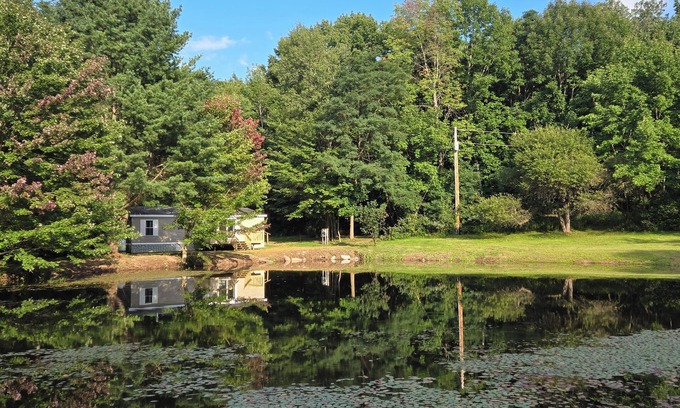 Laurens Maison | Charming 3-bedroom home in welcoming Laurens with 11 acres and a small pond
