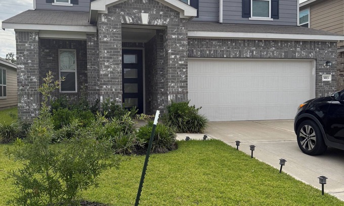 Rosenberg Maison | Charming 3-bedroom house with WiFi, AC in lovely Richmond