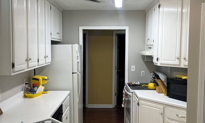 Saltillo Maison | Charming 3-bedroom house with AC, fitness equipment, WiFi in Saltillo