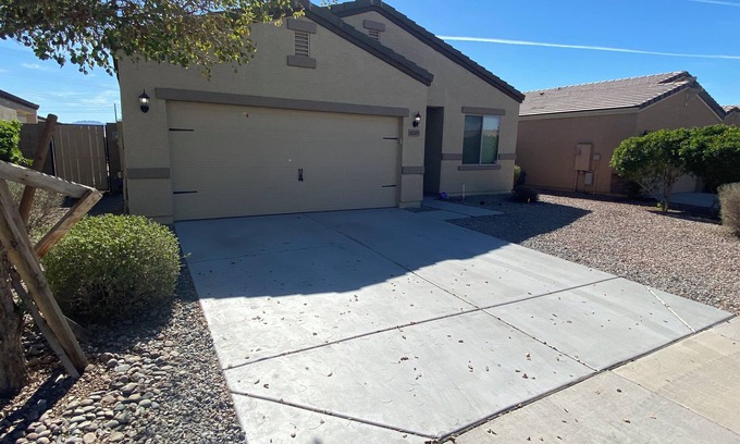 Tuscano Maison | Charming 3-bedroom house with AC, WiFi in serene Tolleson