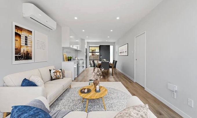 Auckland Maison | Charming 3-bedroom house with fitness room, WiFi in vibrant Auckland