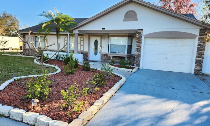Azalea Park Maison | Charming 3-bedroom house with a Pool, AC, WiFi in awesome Orlando