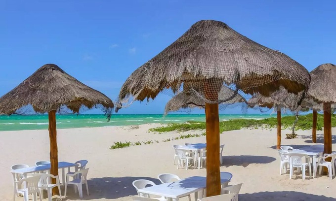 Hunucma Maison | Charming 3-bedroom house with WiFi and AC in a safe and charming fishermans town