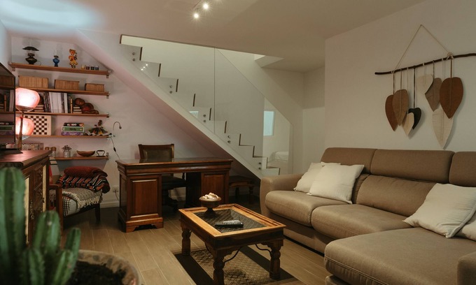 Evora Maison | Charming 3-bedroom house, 2 WC, jacuzzi and barbuecue. Free parking and wi-fi.