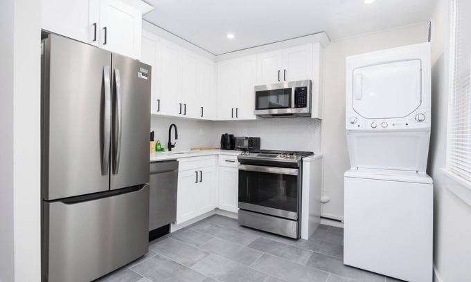 Clark Maison | Charming 3-bedroom house in Clark with AC and WiFi and washing and Dryer.