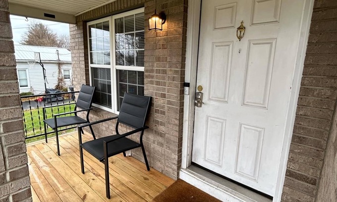 Corbin Maison | Charming 3-bedroom house in delightful Corbin Sleeps 6