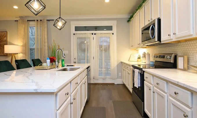 East Durham Maison | Charming 3-bedroom house with WiFi and AC in welcoming Durham