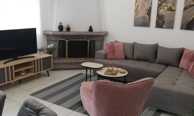 Veroia Maison | Charming 3-bedroom house with WiFi and AC in Veria