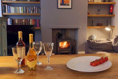 Frome Maison | Charming 3 bedroom house with indoor wood burner.