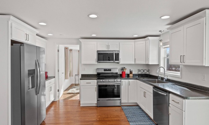 Amherst Maison | Charming 3-bedroom newly renovated house located in the Village of Amherst