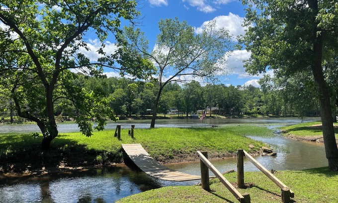 Thomaston Maison | Charming 3-bedroom on the Flint River with Island